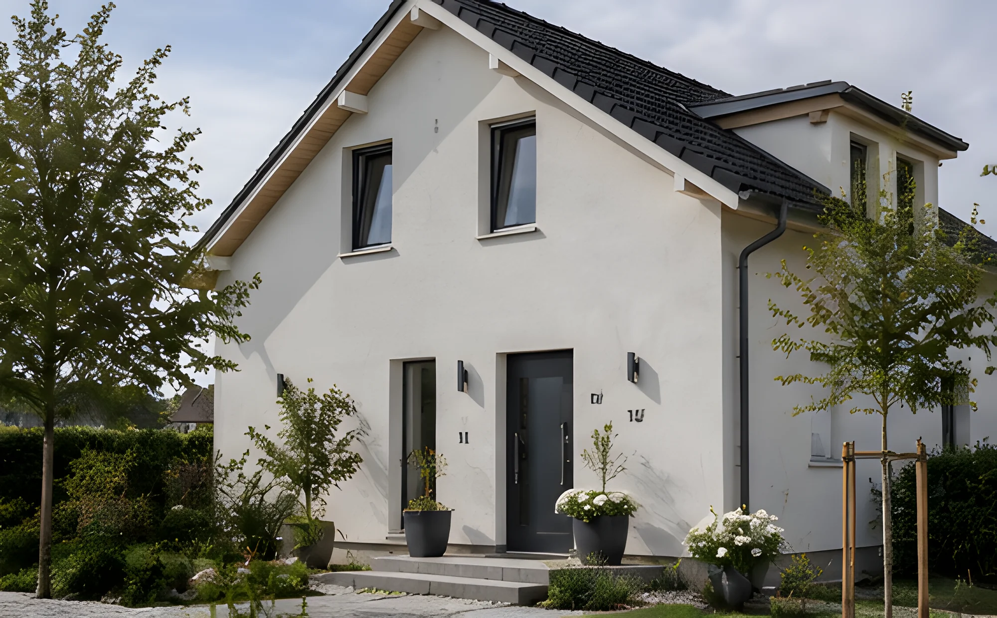 Einfamilienhaus, Eingangsseite bei Tageslicht